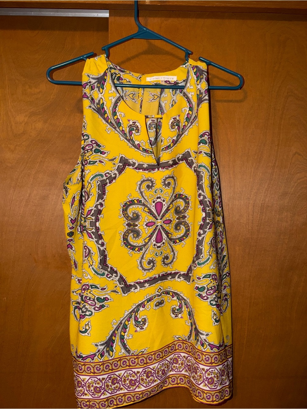 Violet & Claire Yellow Paisley Print Sleeveless Camisole